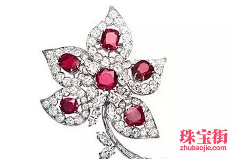 钻石和缅甸红宝石镶嵌的五叶胸针