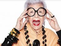 满满的历史厚重感 95岁网红奶奶出展售卖古董珠宝
