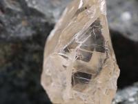 博兹瓦纳新发现一颗472ct棕色钻石原石