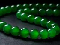 帝王绿翡翠珠项链以千万港币拍卖成交