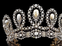 一件来自欧洲王室的重要珍珠王冠亮相苏富比日内瓦将拍卖会