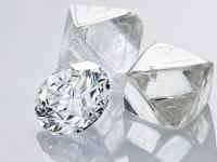 培育钻石与天然钻石性质相同 具有极高性价比
